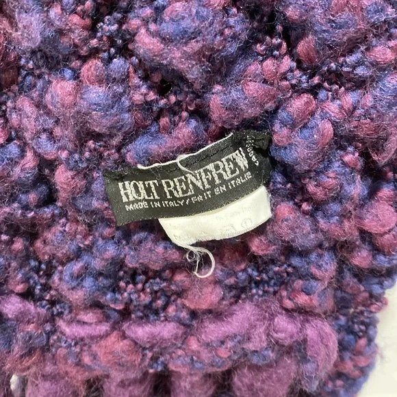 Holt Renfrew Scarf made in Italy - Picture 3 of 3